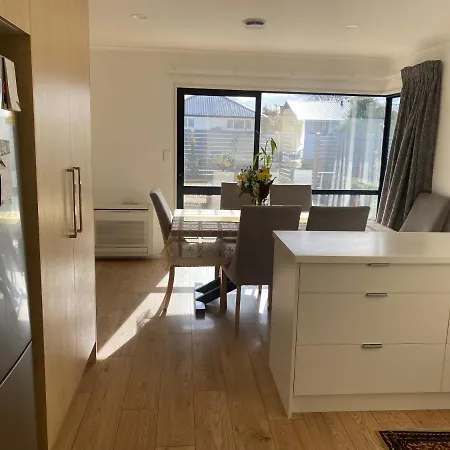 20A Chepstow Avenue, Chch B&B